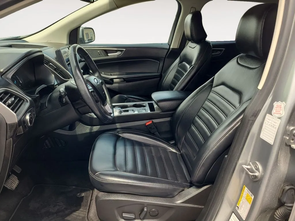 Ford Edge photo 9