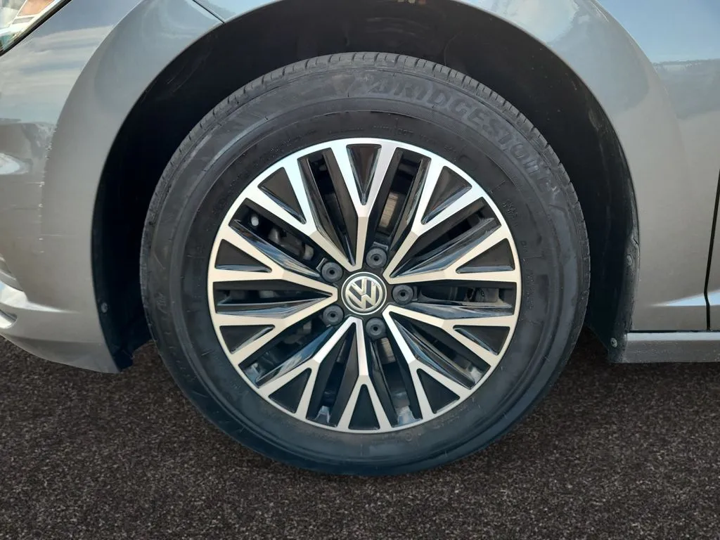 Volkswagen Jetta photo 14
