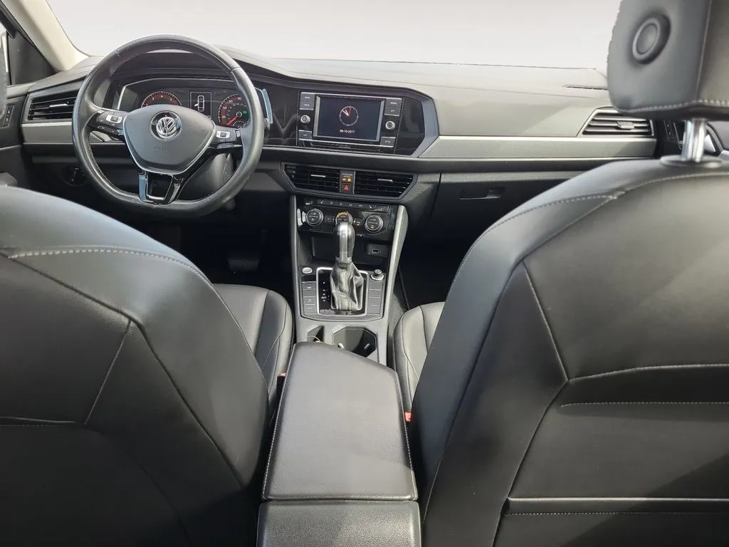 Volkswagen Jetta photo 10