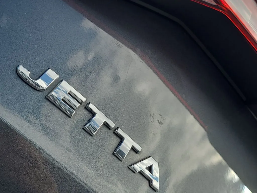Volkswagen Jetta photo 18