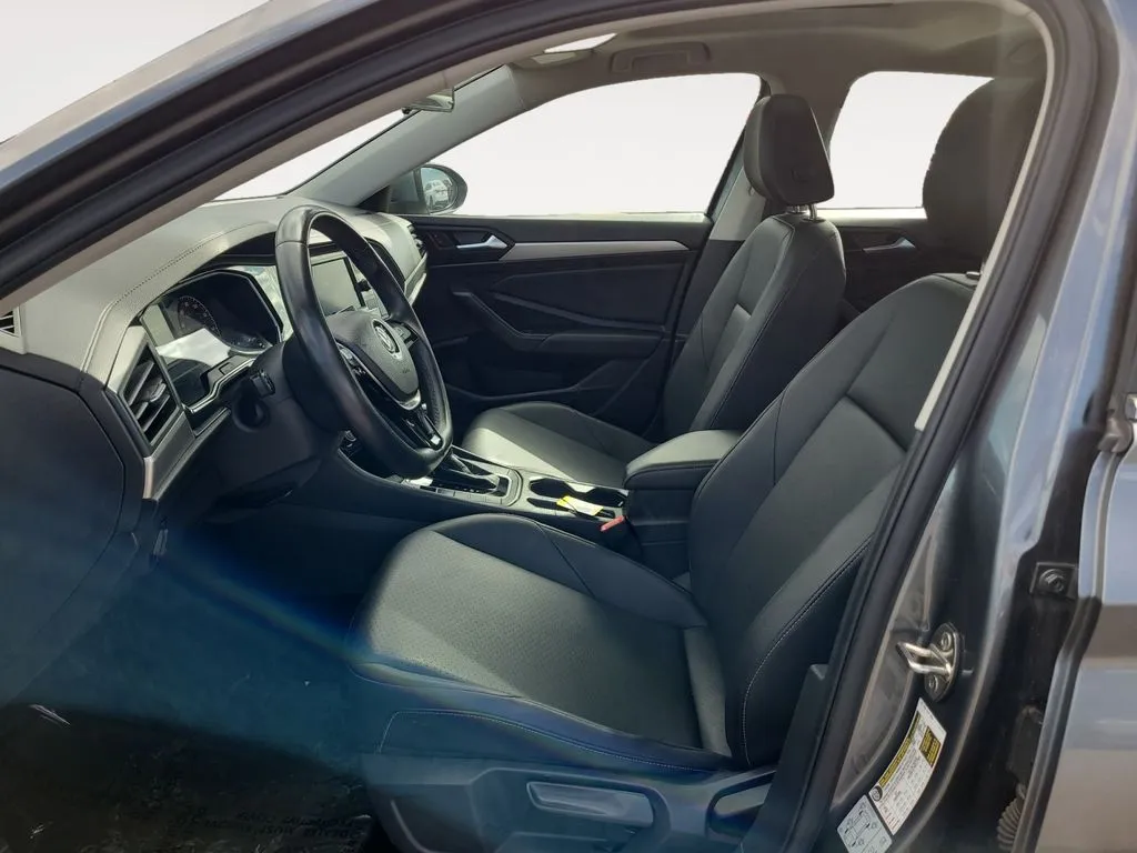 Volkswagen Jetta photo 9