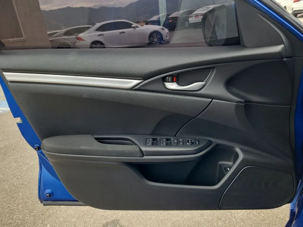 Honda Civic photo 18