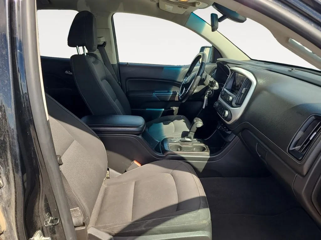 GMC Canyon photo 15