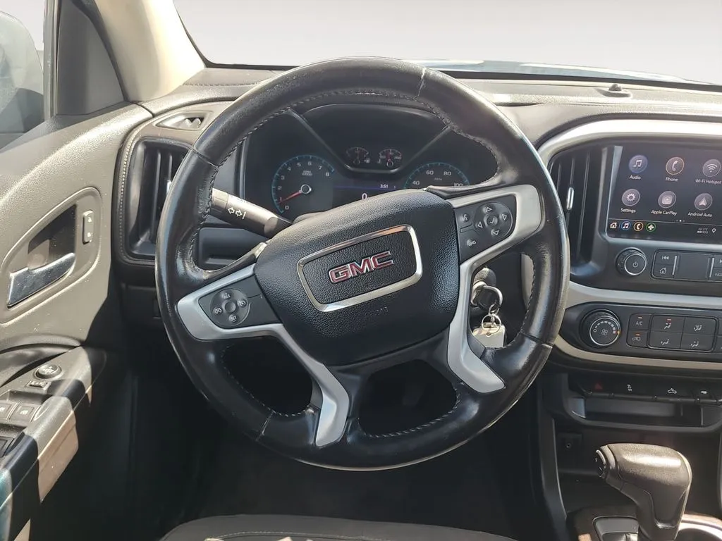 GMC Canyon photo 12