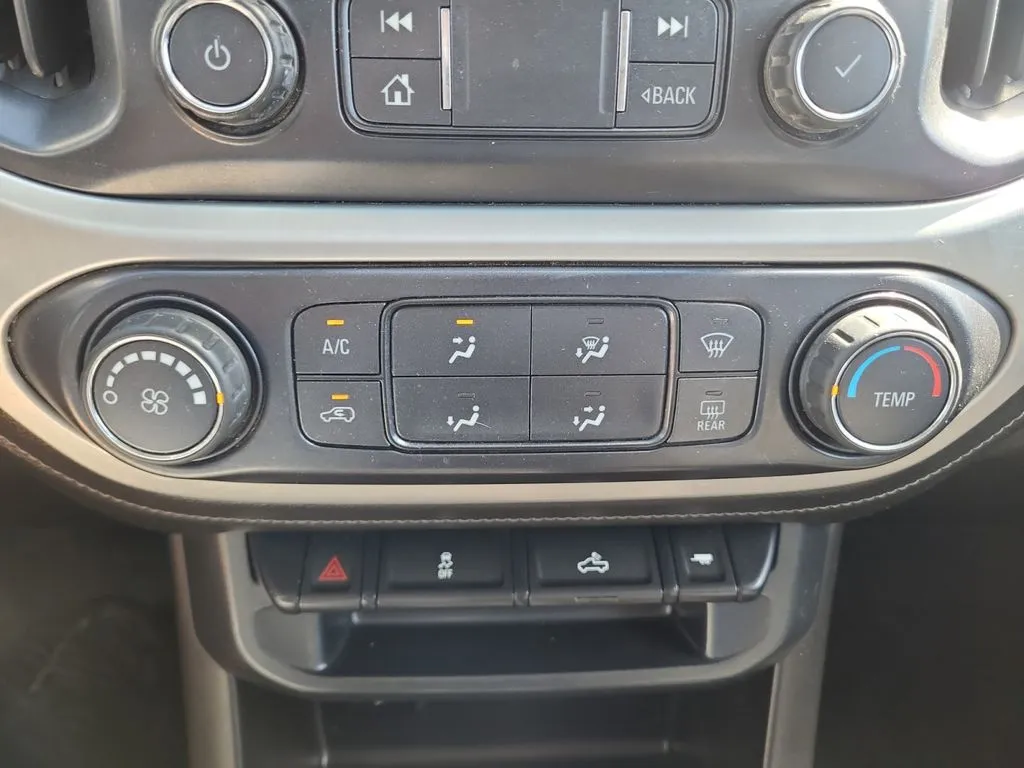 GMC Canyon photo 25