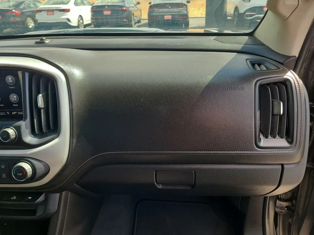 GMC Canyon photo 16