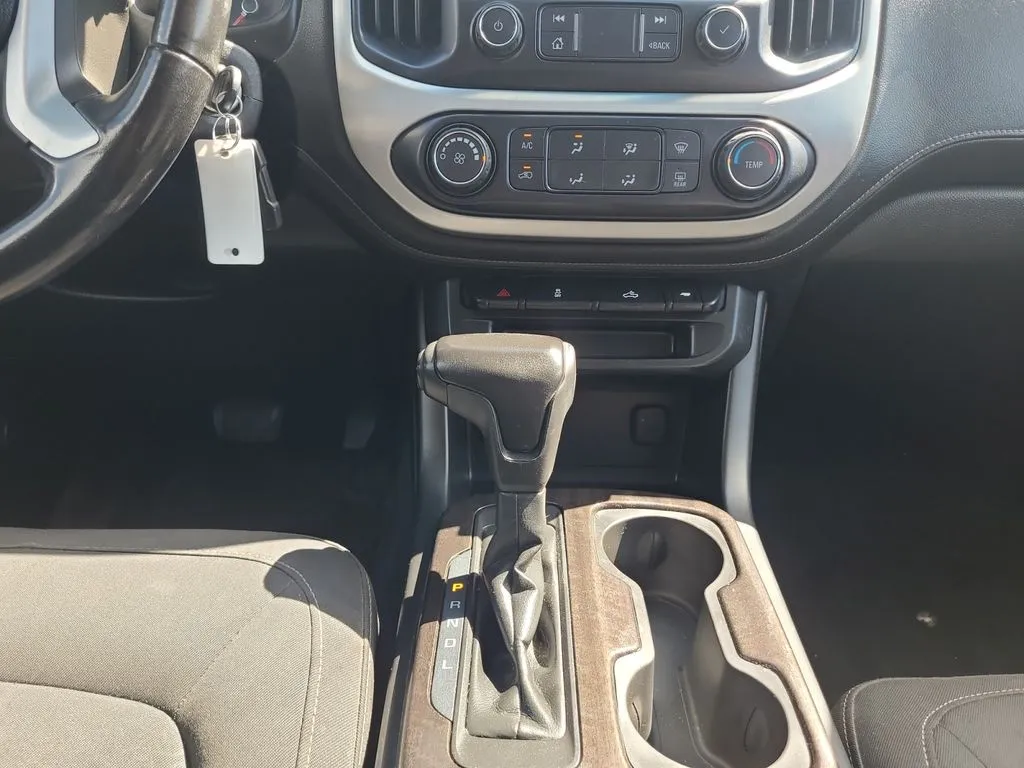 GMC Canyon photo 11
