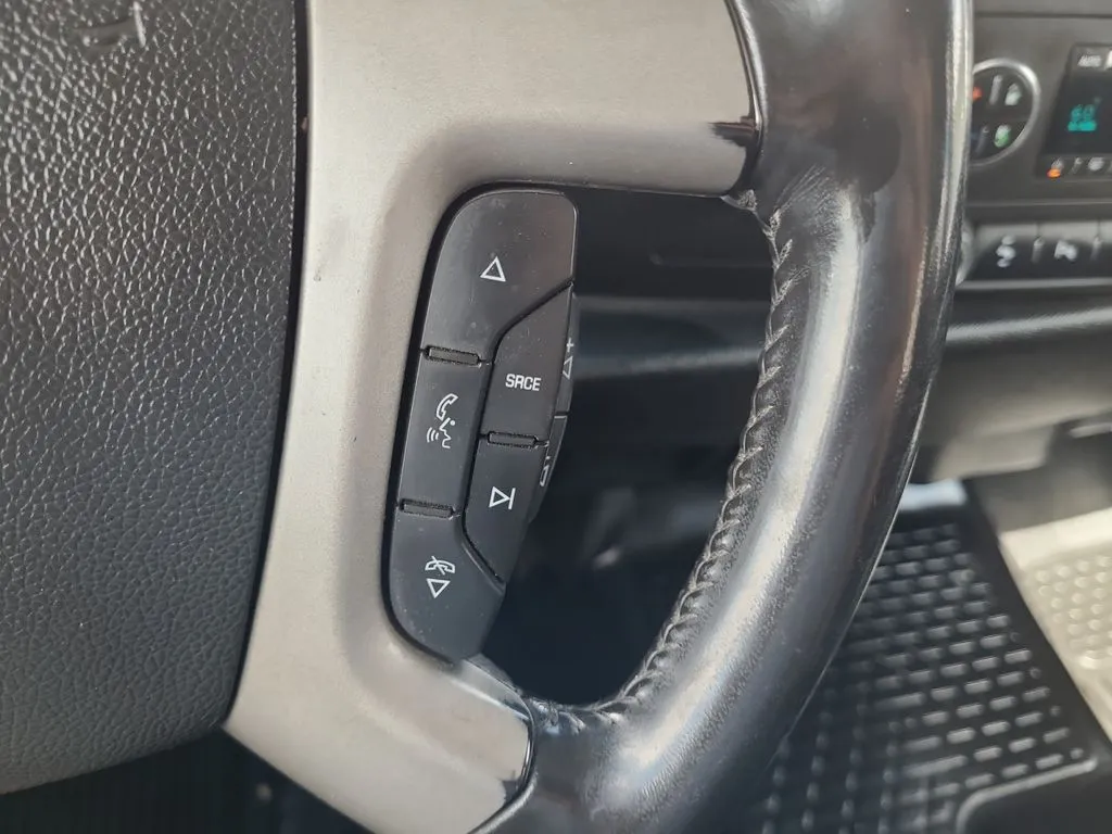Chevrolet 3500HD photo 27