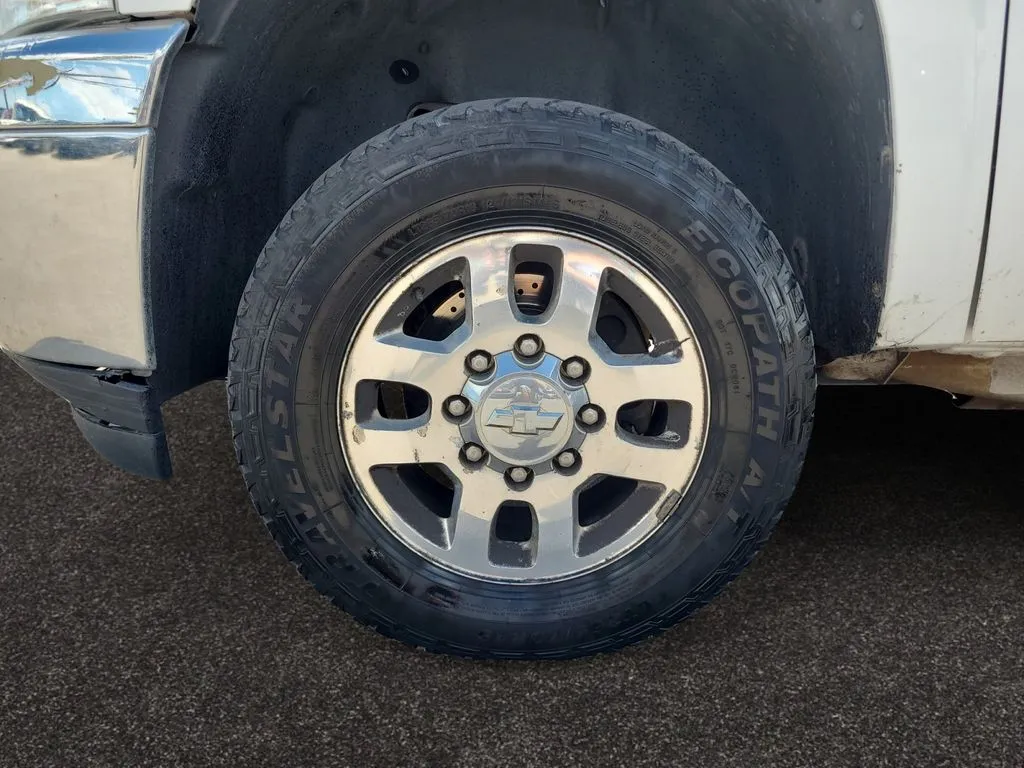 Chevrolet 3500HD photo 14