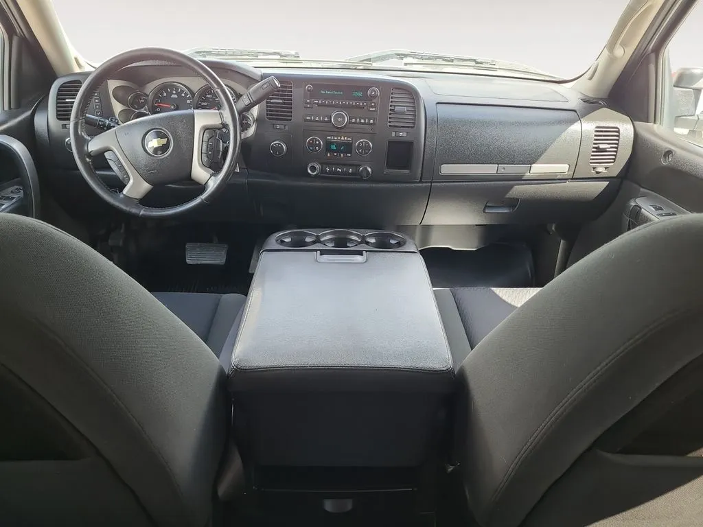 Chevrolet 3500HD photo 10