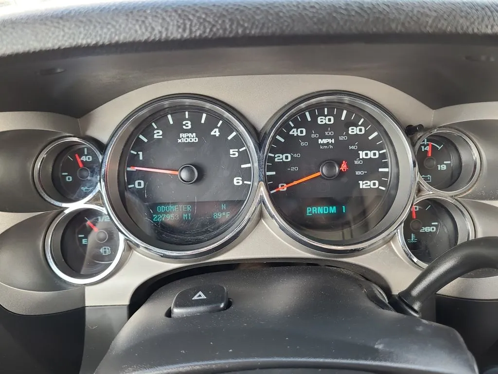 Chevrolet 3500HD photo 22