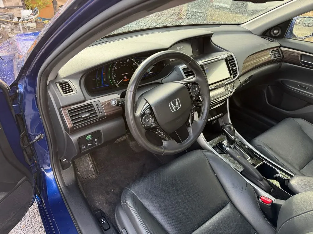 Honda Accord photo 18