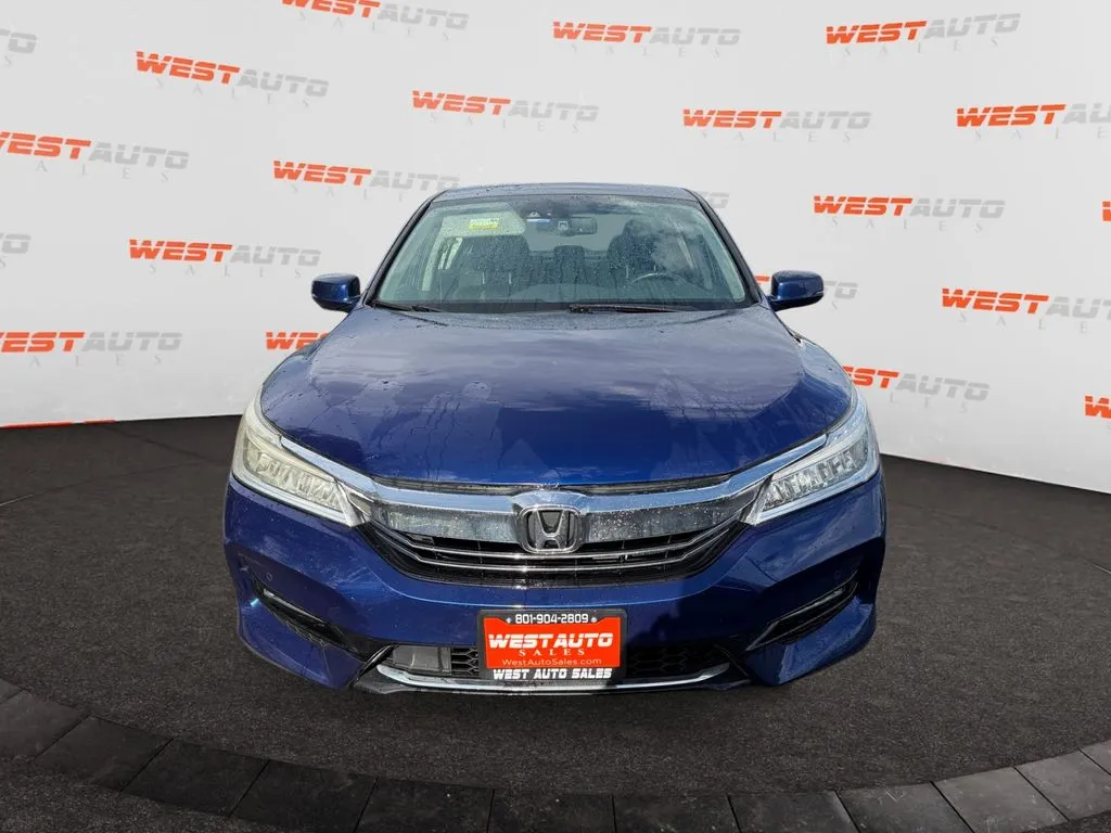 Honda Accord photo 8
