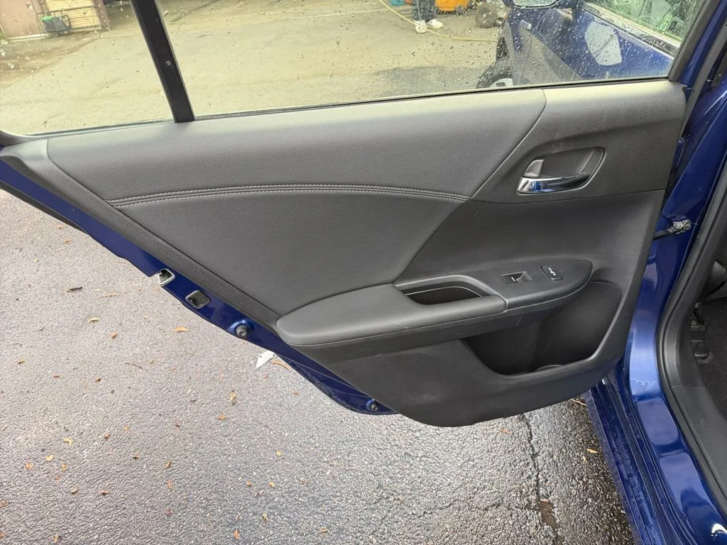 Honda Accord photo 31