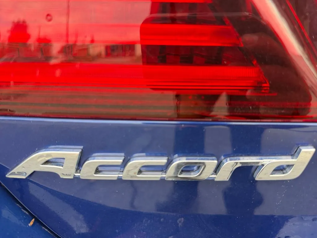 Honda Accord photo 33