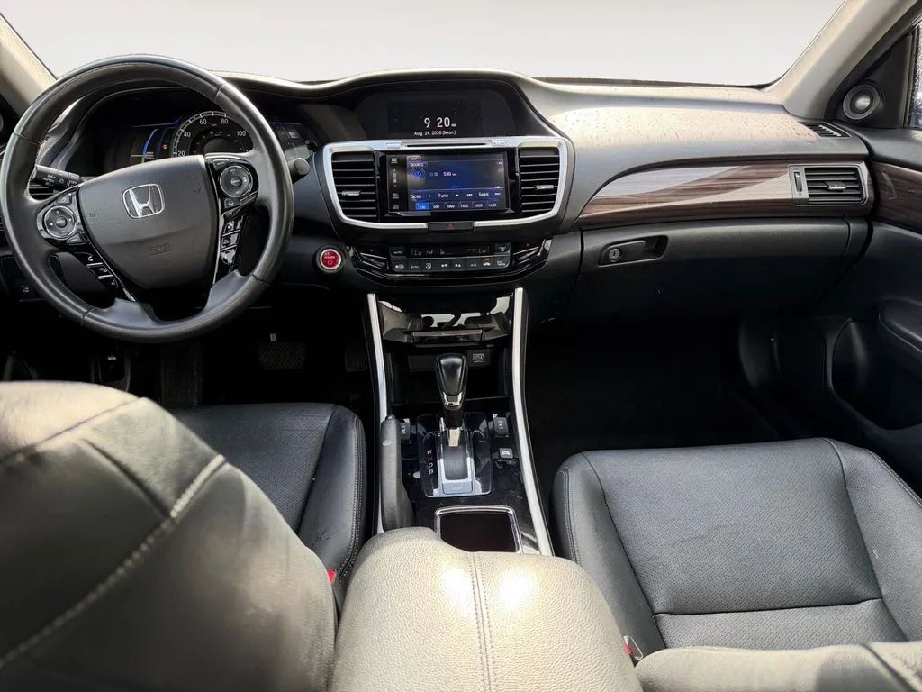Honda Accord photo 10