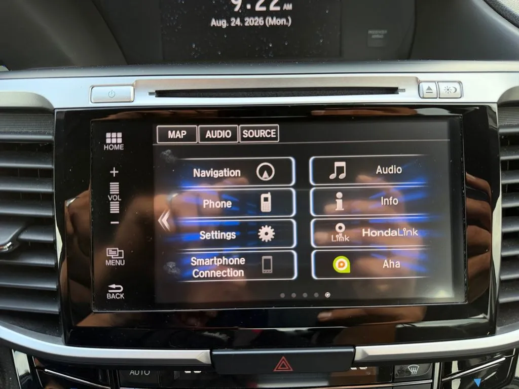 Honda Accord photo 24