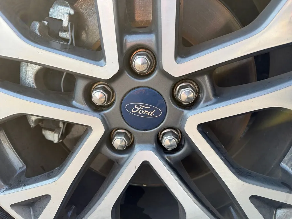 Ford Escape photo 32