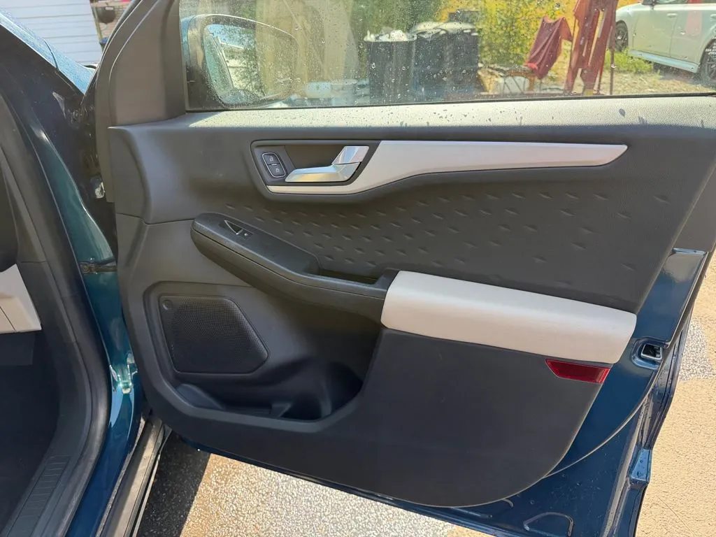Ford Escape photo 17