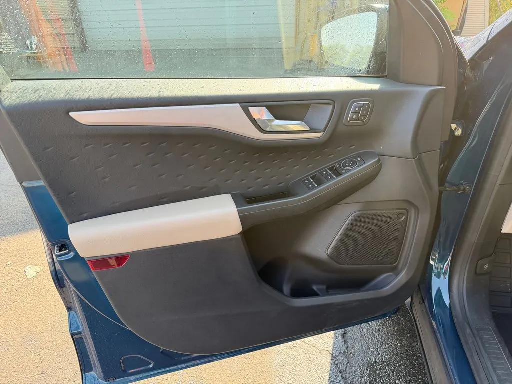 Ford Escape photo 19