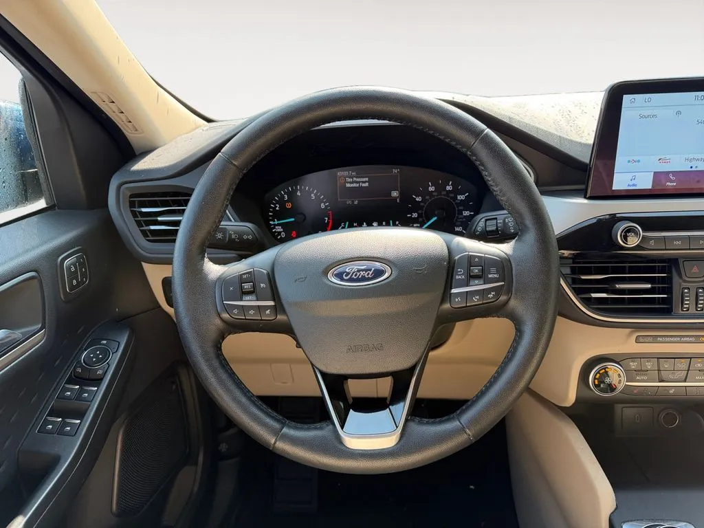 Ford Escape photo 12