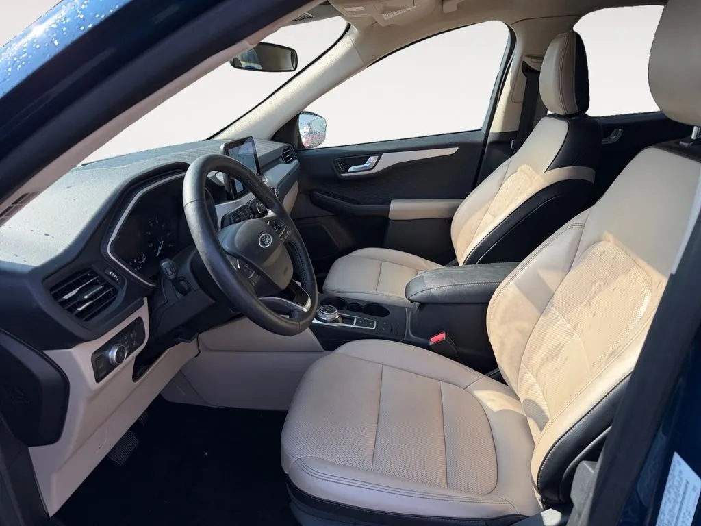 Ford Escape photo 9