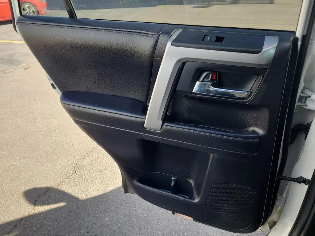 Toyota 4Runner photo 26