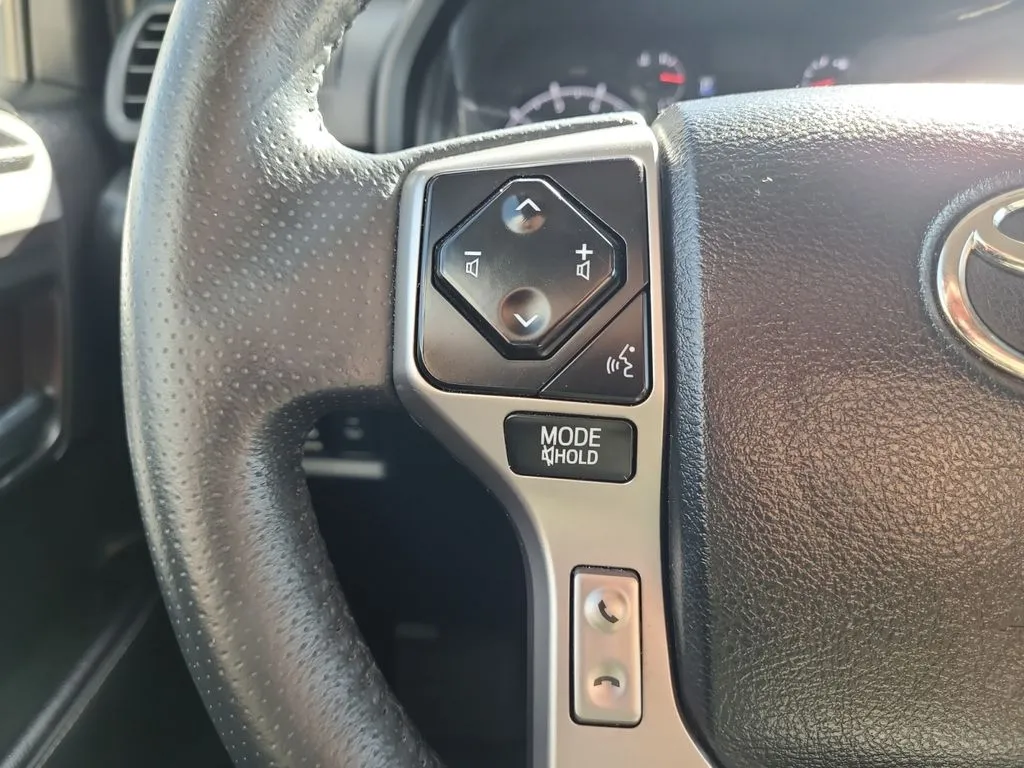 Toyota 4Runner photo 25