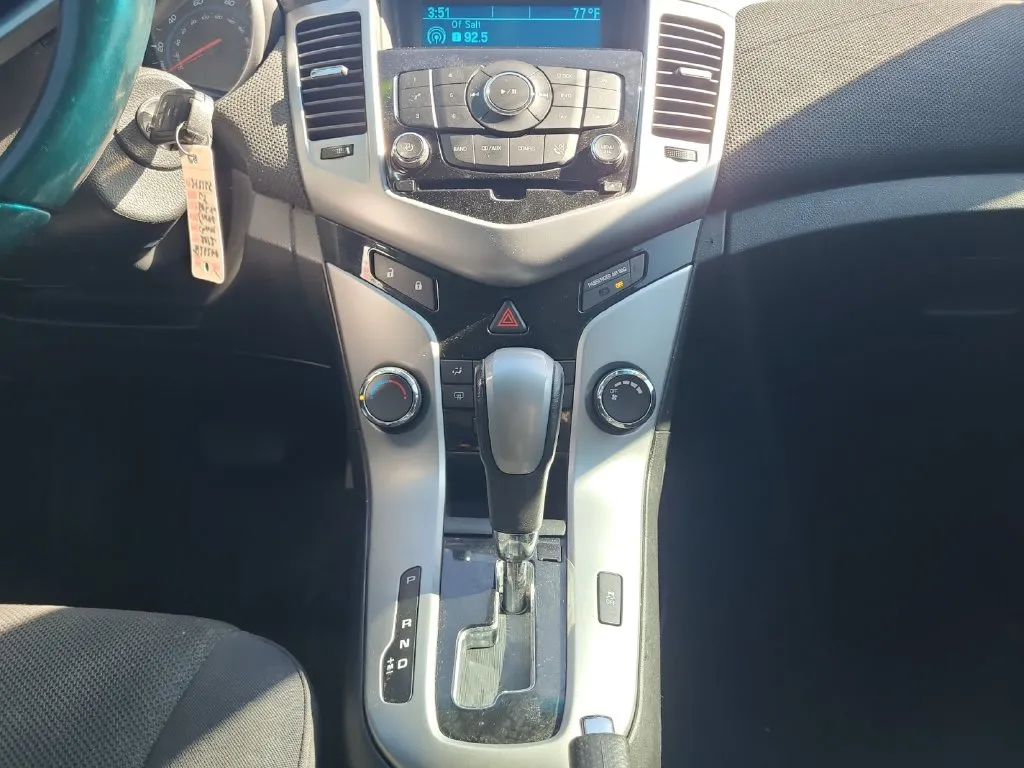 Chevrolet Cruze photo 11