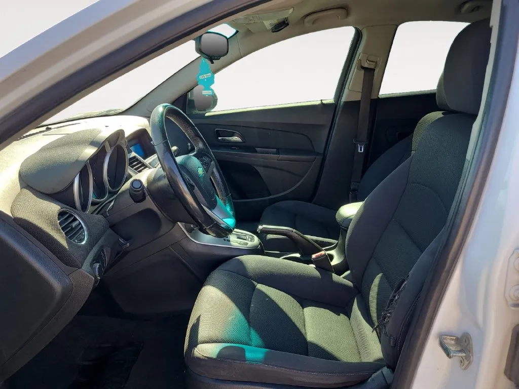 Chevrolet Cruze photo 9