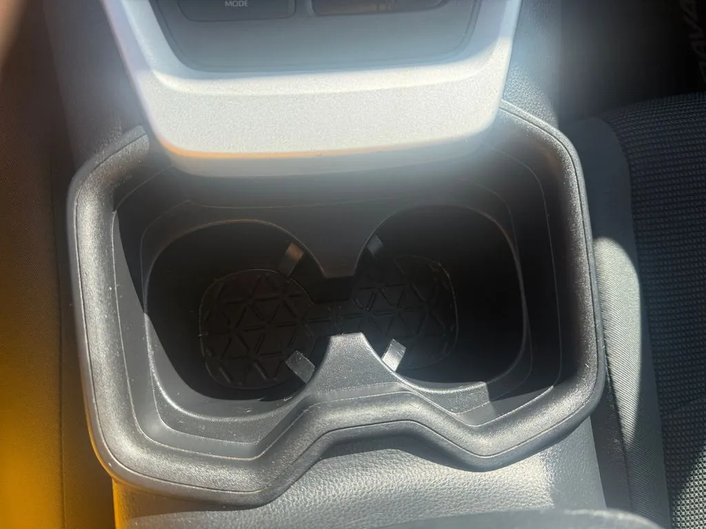 Toyota RAV4 photo 24