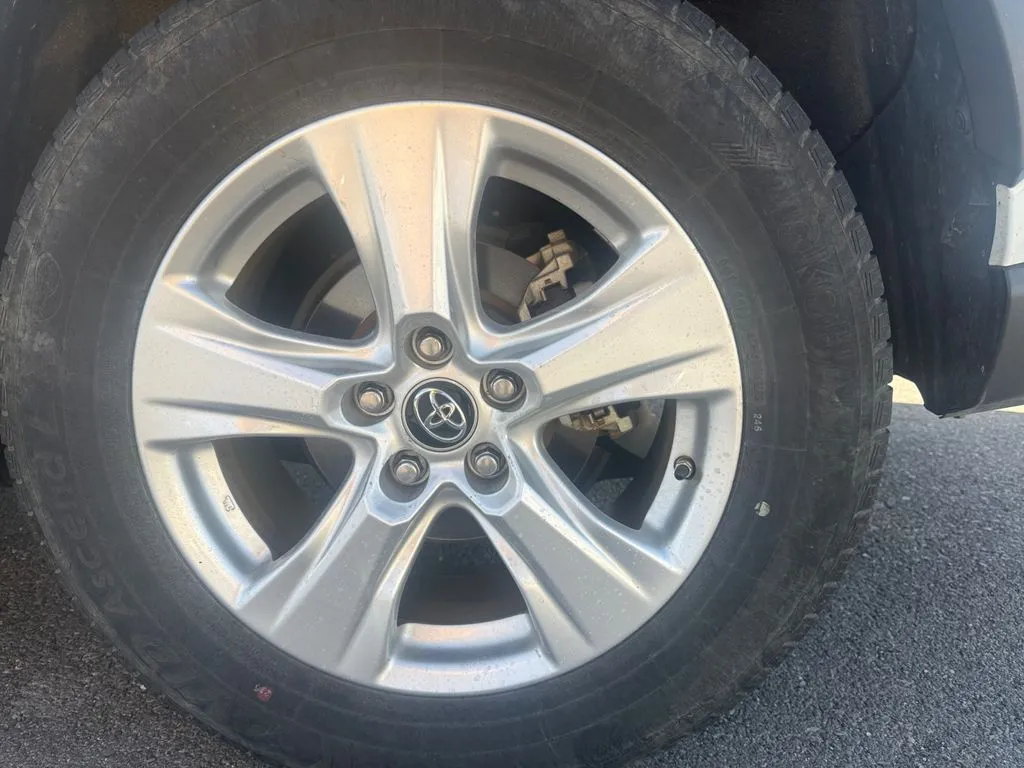 Toyota RAV4 photo 18