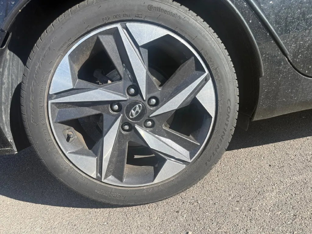 Hyundai Elantra photo 30