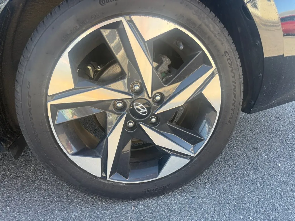 Hyundai Elantra photo 26