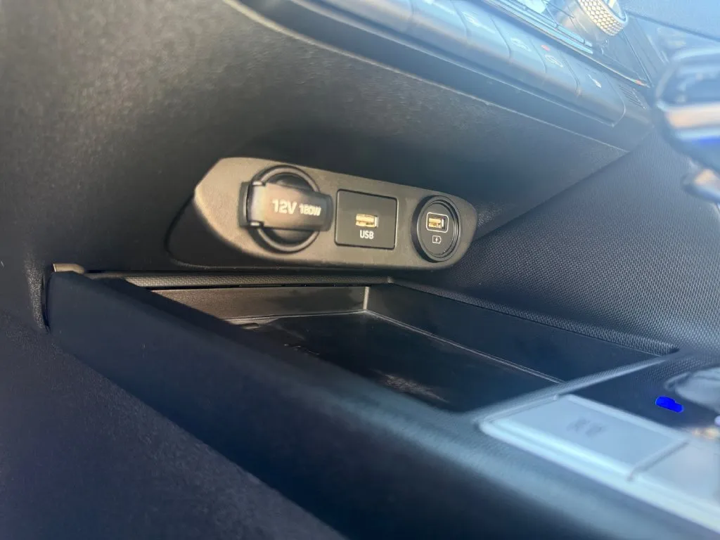Hyundai Elantra photo 20