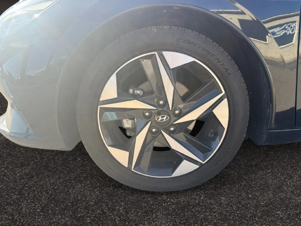 Hyundai Elantra photo 14