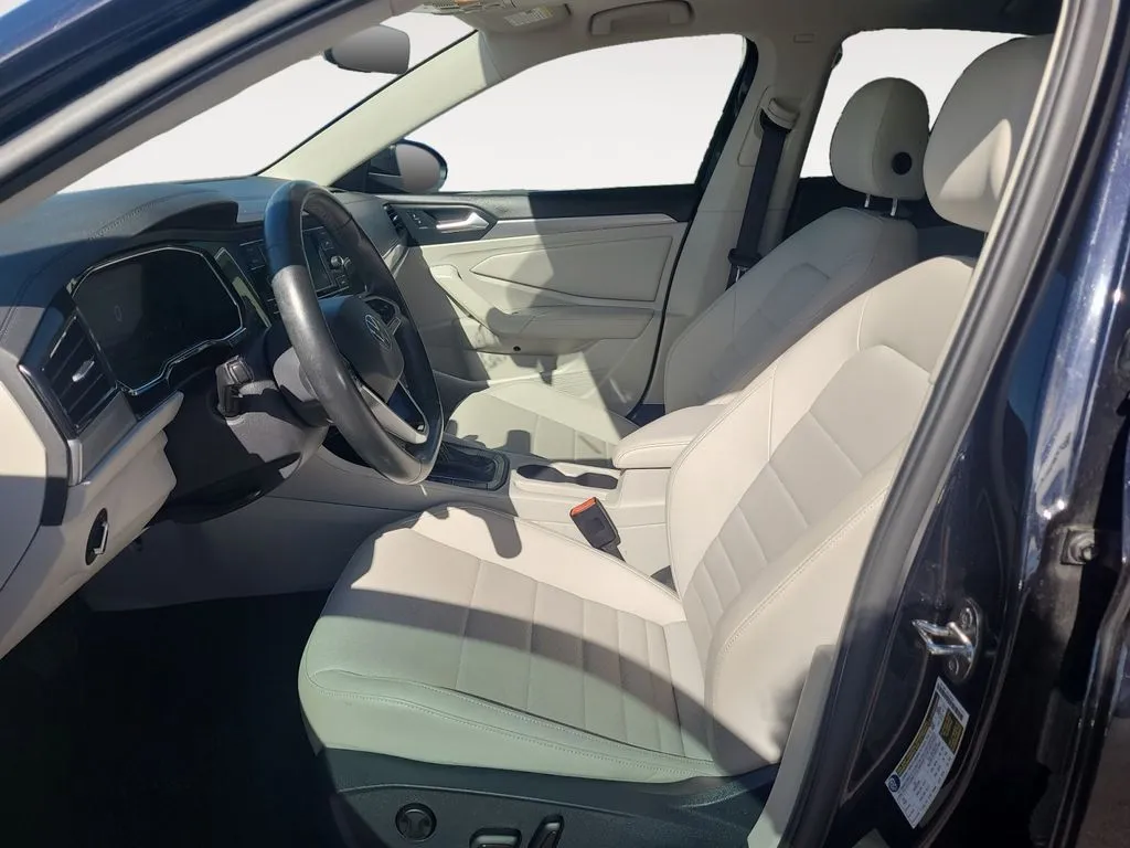 Volkswagen Jetta photo 9