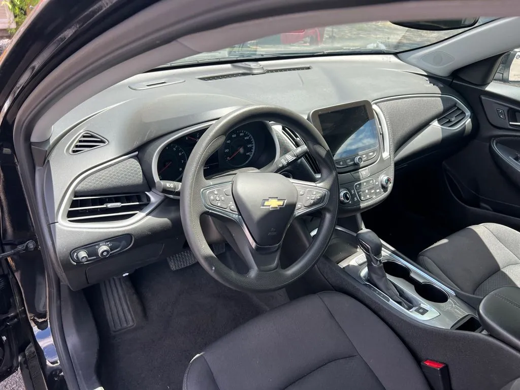 Chevrolet Malibu photo 18