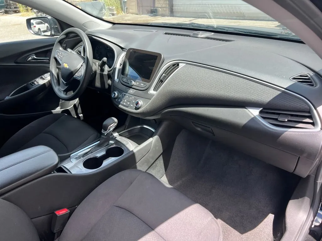 Chevrolet Malibu photo 16