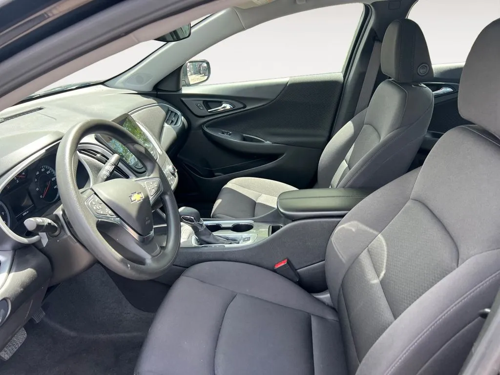 Chevrolet Malibu photo 9