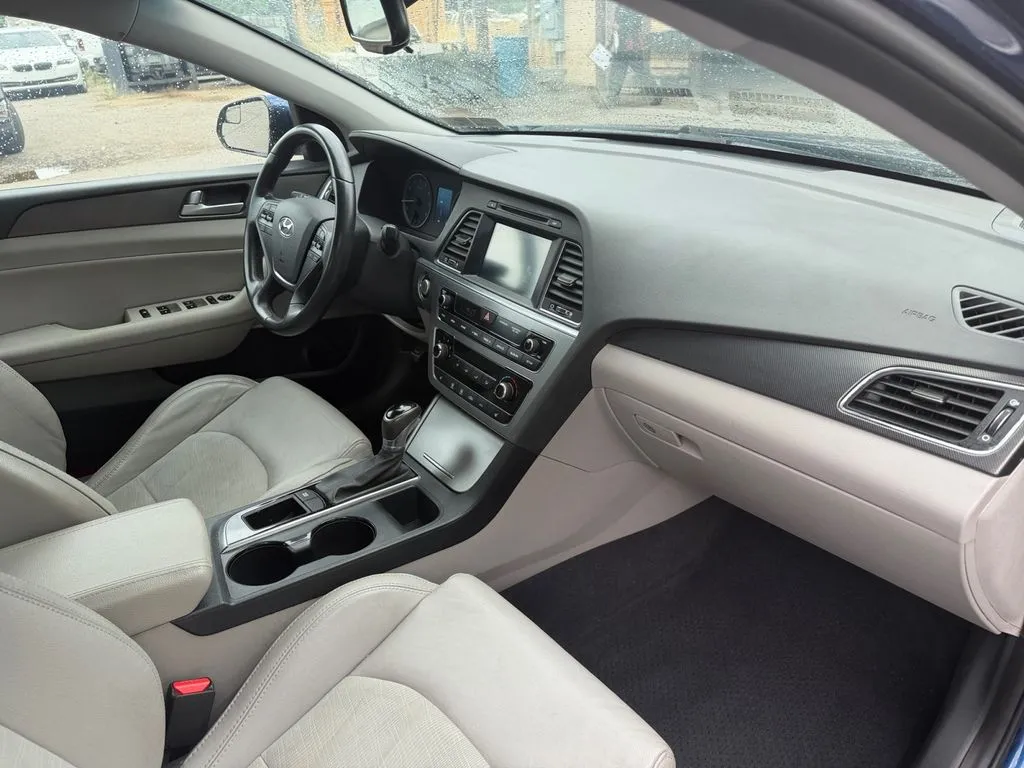 Hyundai Sonata photo 16