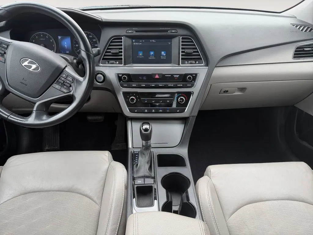 Hyundai Sonata photo 10