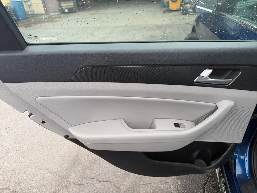 Hyundai Sonata photo 27