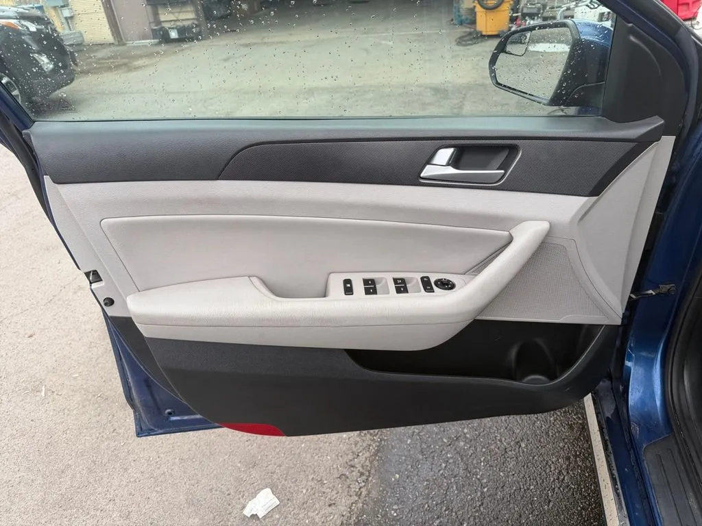 Hyundai Sonata photo 19
