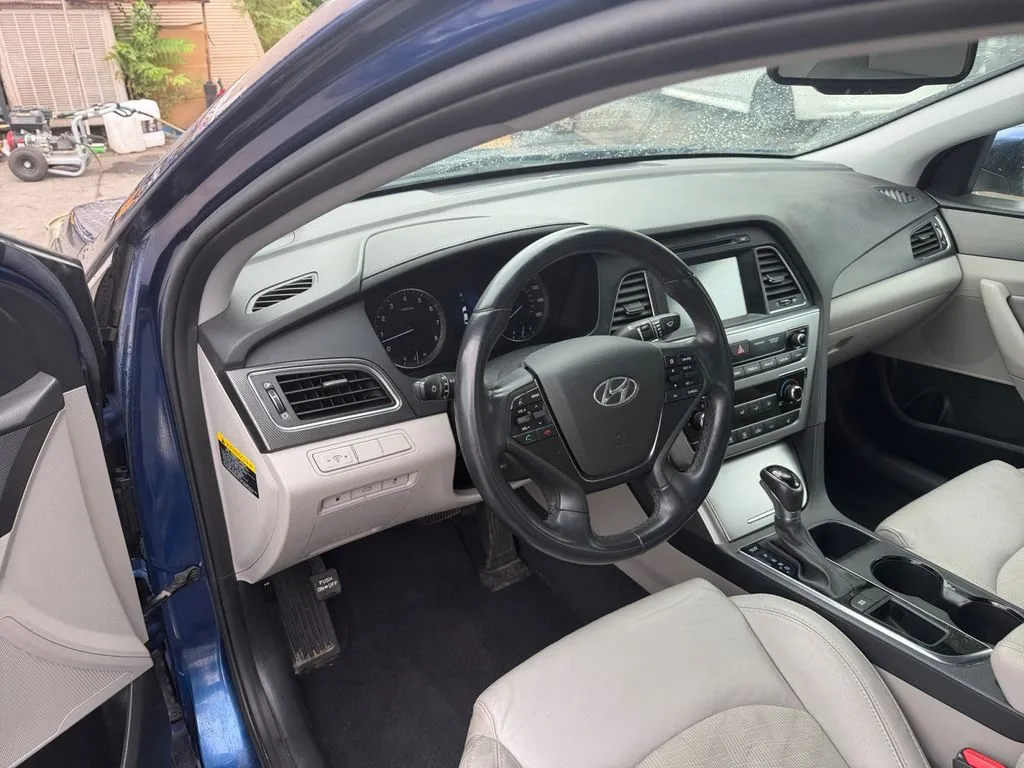 Hyundai Sonata photo 18
