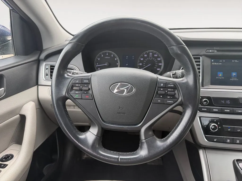 Hyundai Sonata photo 12