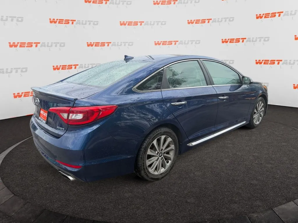 Hyundai Sonata photo 5
