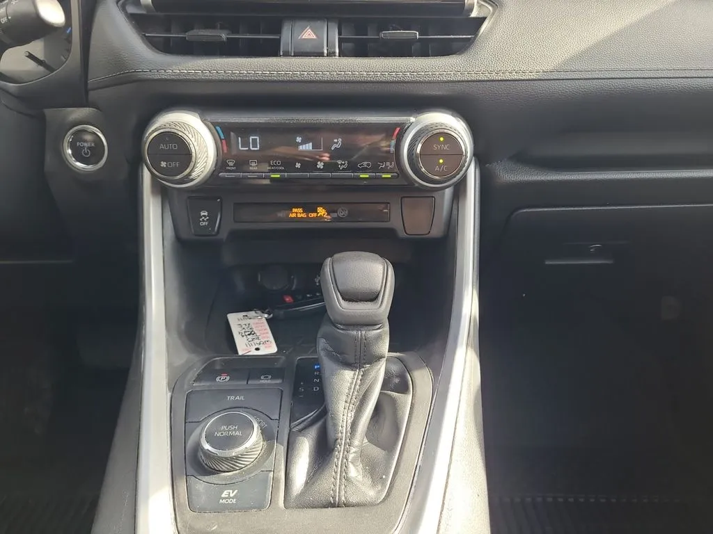 Toyota RAV4 photo 11