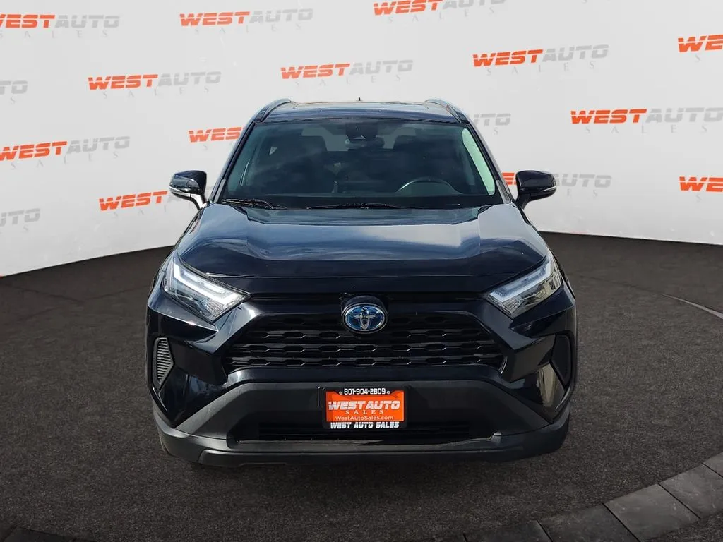 Toyota RAV4 photo 8