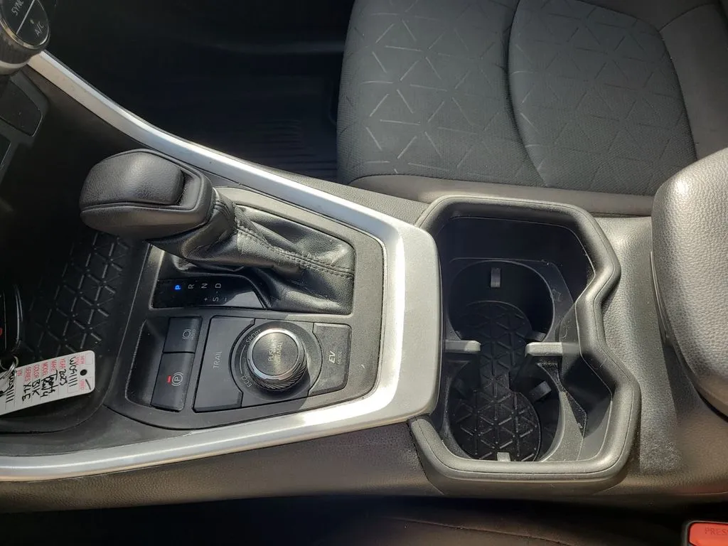 Toyota RAV4 photo 24